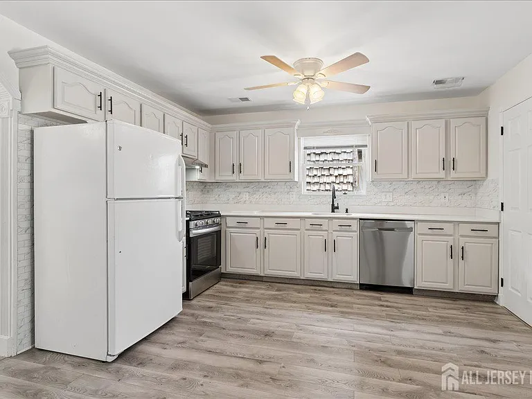 155 Emerson St #155 — Photo 7
