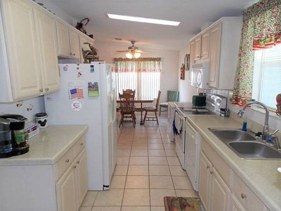 3rd image of 1747 Sugar Pine Ave