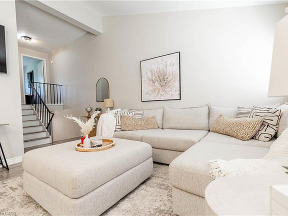 4th image of 82 Overlea Dr