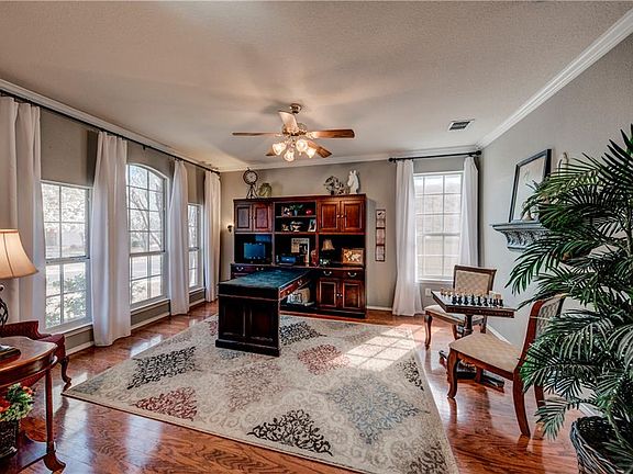 5th image of 8341 Fern Lake Dr