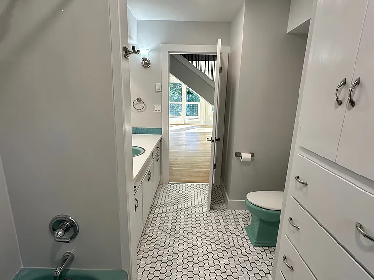7001 E Loop Rd — Photo 50