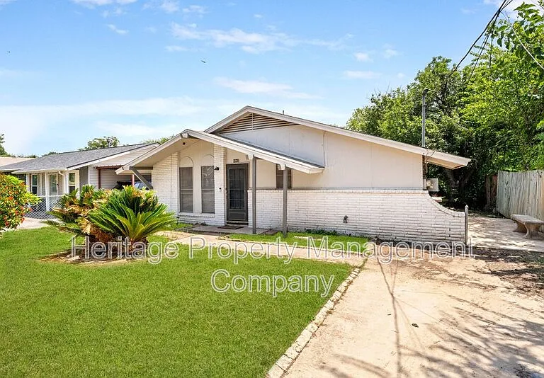 4942 Driskill St — Photo 2