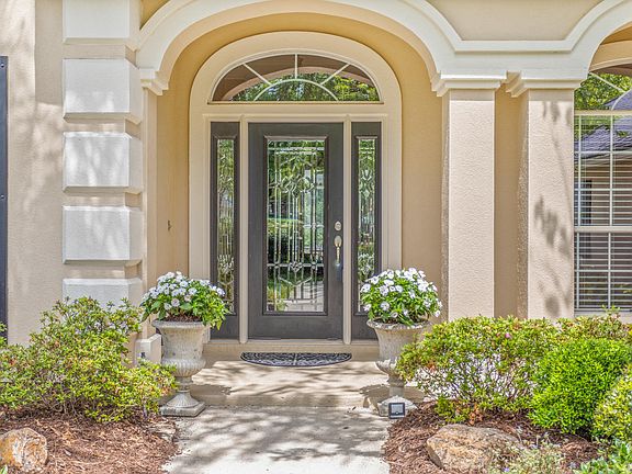 3rd image of 912 E Pleasant Pl