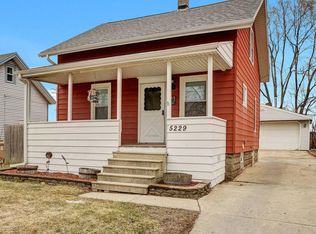 5229 32nd Ave, Kenosha, WI 53144