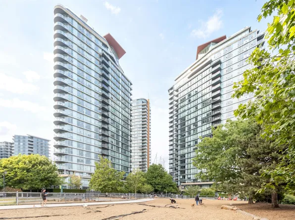 918 Cooperage Way #1007, Vancouver, BC V6B 0A7