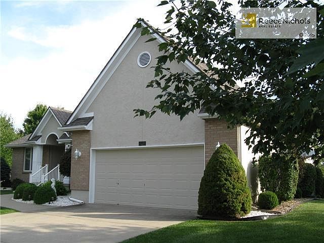 2nd image of 1700 SW Crystal Creek Pl