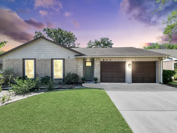 217 Greenshire Dr, League City, TX 77573