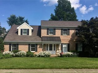 5120 Meadowview Dr, Macungie, PA 18062