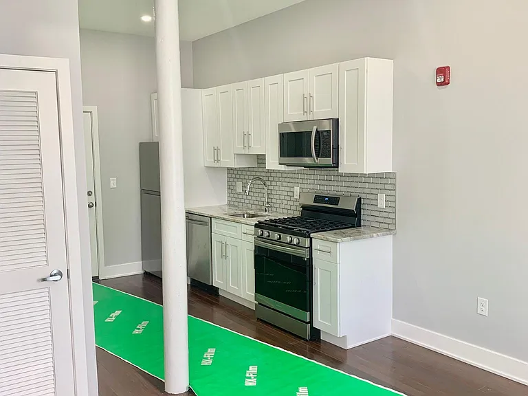 302 Richmond St #6 — Photo 6