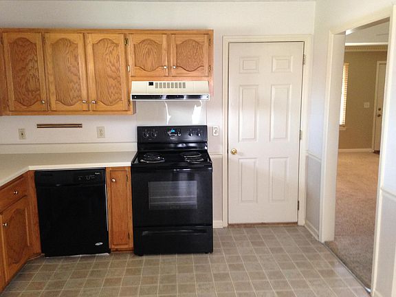 5th image of 146 S Birchwood Dr