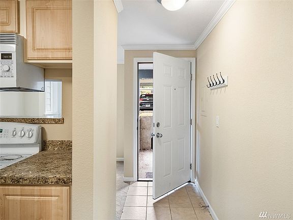 2nd image of 11110 NE 125th Ln APT H128
