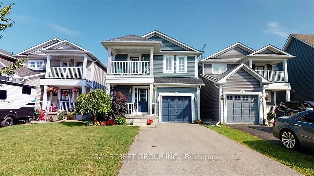 4 bed, $3,200 — Photo 1