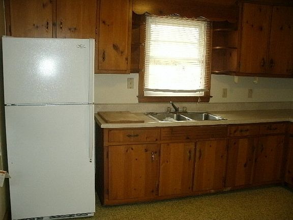 2nd image of 174 Franklin Ct