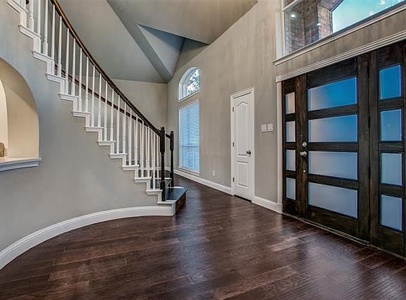 2nd image of 5939 Willow Wood Ln