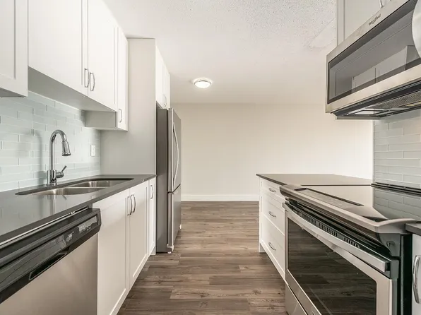 Sir Francis Drake Apartments, 335 Saint James St, Victoria, BC V8V 4S8