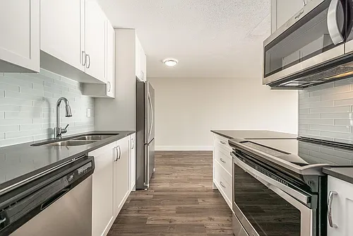 335 Saint James St #337 Photo 1