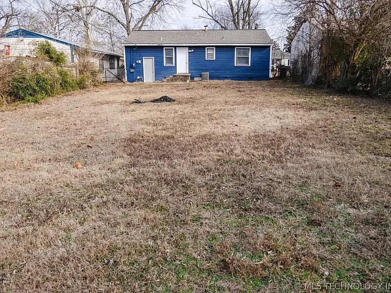 3724 S Knoxville Ave — Photo 18