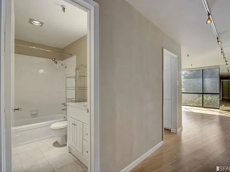 2295 Vallejo St #309 — Photo 8