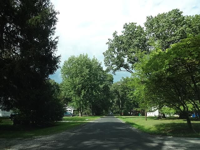 2nd image of 2433 Vaness Dr