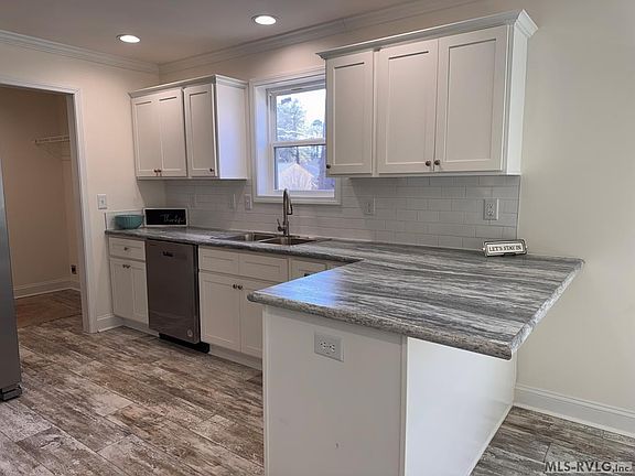 3rd image of 340 Rapids St