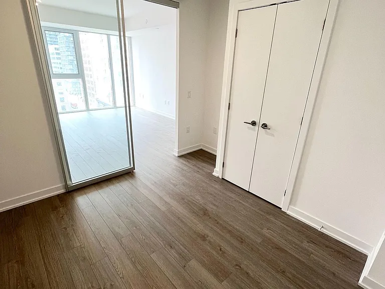 357 King St W #601 — Photo 10