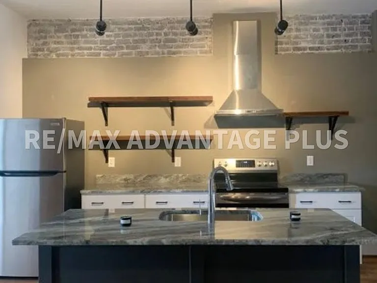 142 N Main St — Photo 11