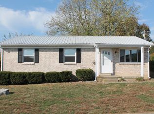521 Foxwood Dr, Nicholasville, KY