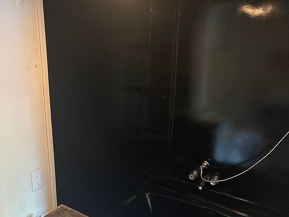 4th image of 2419 Bonham St #2