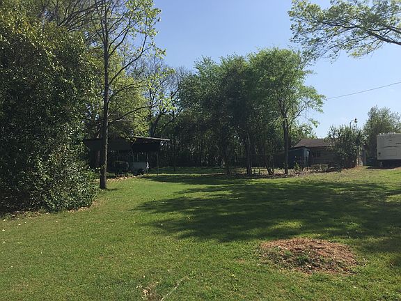 3rd image of 5640 Lakeview Cir