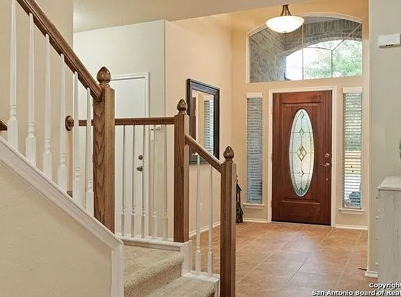 4th image of 8415 Spicewood Bnd