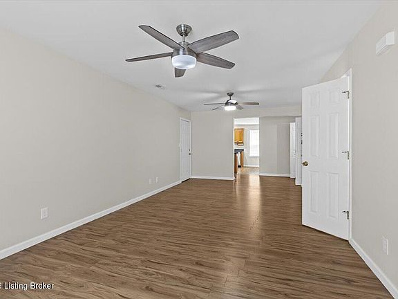 5th image of 4516 Meadowlark Manor Ln