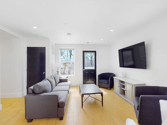 3rd image of 659 South St APT 2