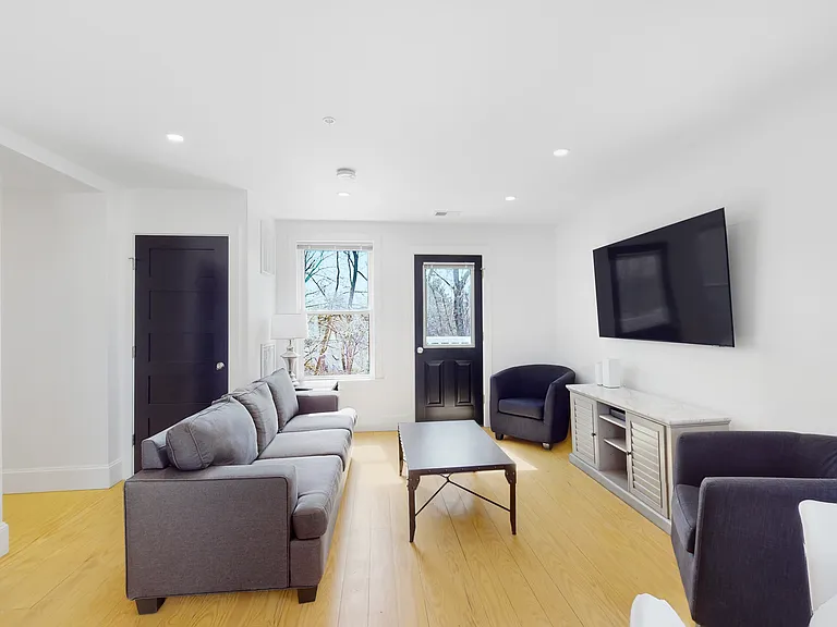 659 South St #2 — Photo 3