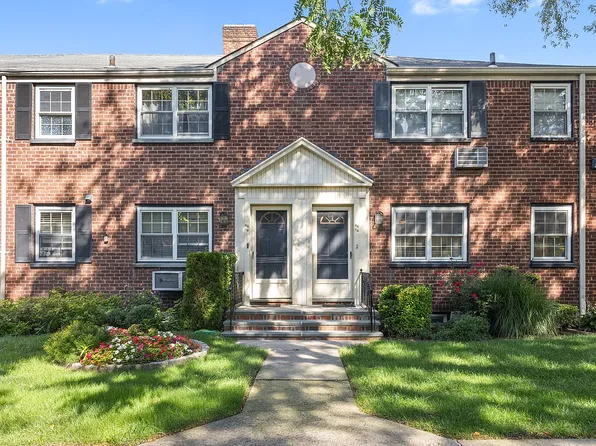 69-14 Bell Blvd Unit 2, Oakland Gardens, NY 11364