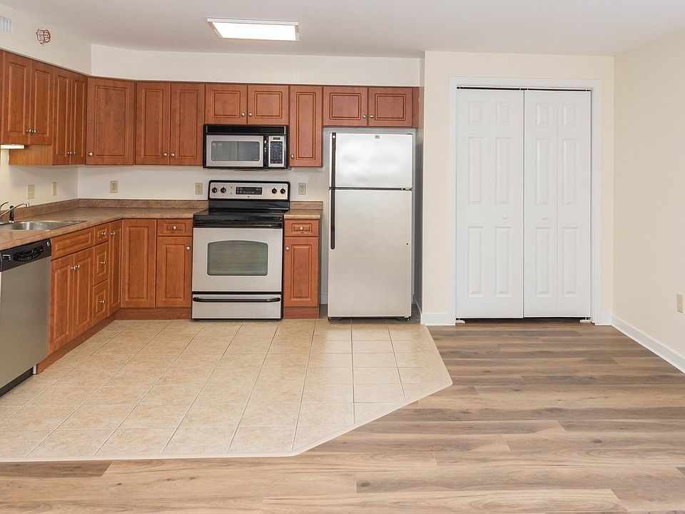 CHESTNUT HILL EAST 2 Skiff St Hamden CT Zillow