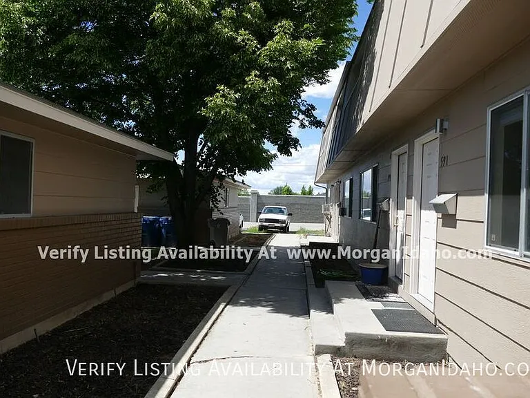 591 S White Cloud Dr — Photo 2