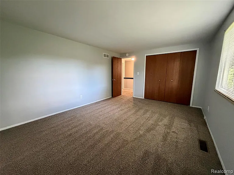1746 Brookline St — Photo 16