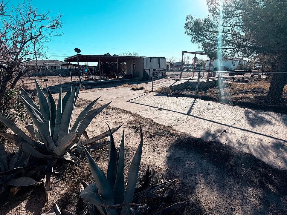 1st image of 700 Rosa Blanca Dr