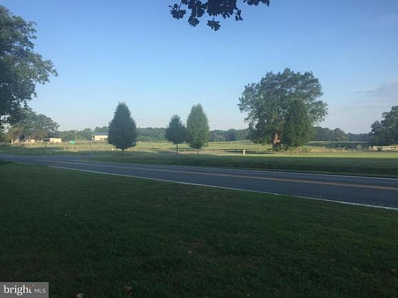 3rd image of 32506 Old Plank Rd