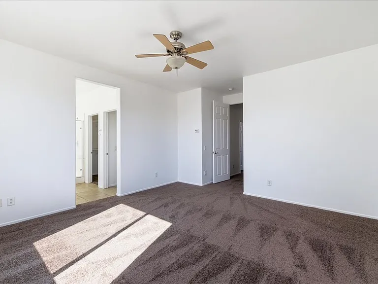 37771 Guildford St — Photo 16