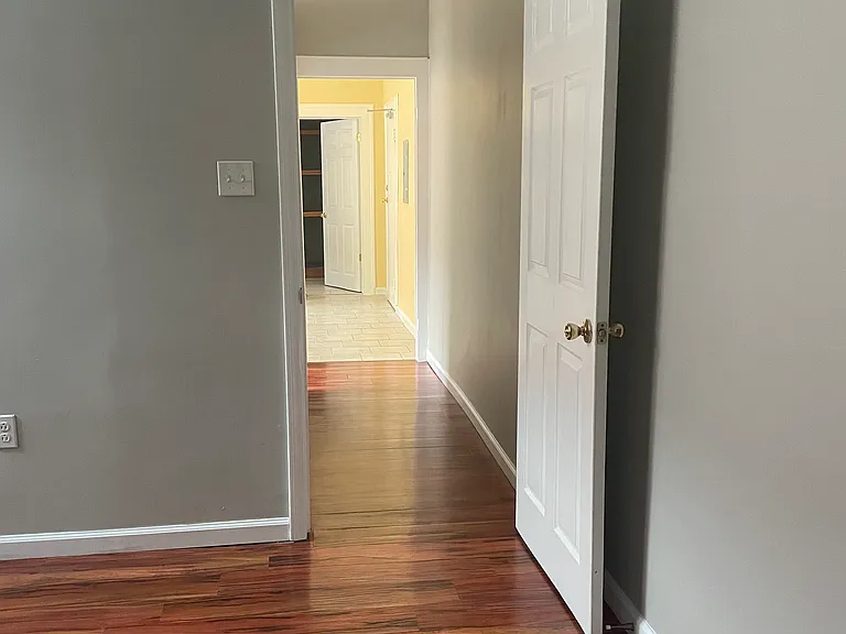 871 Jefferson St N #10 — Photo 3