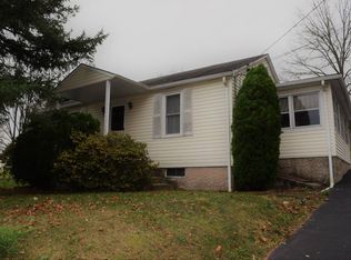 1416 Wind Hill Rd, Coopersburg, PA 18036
