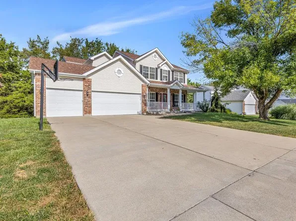 1159 White Pine Cir, Columbia, IL 62236
