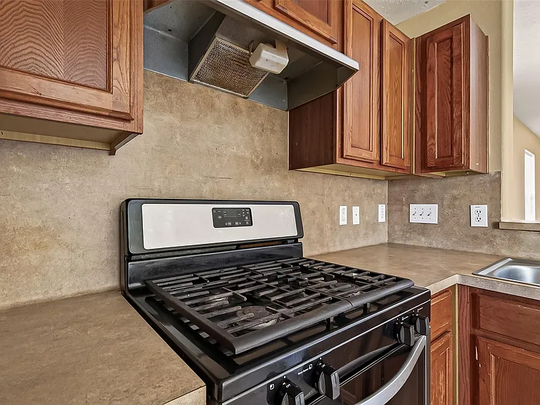 827 Royal George Ln — Photo 19