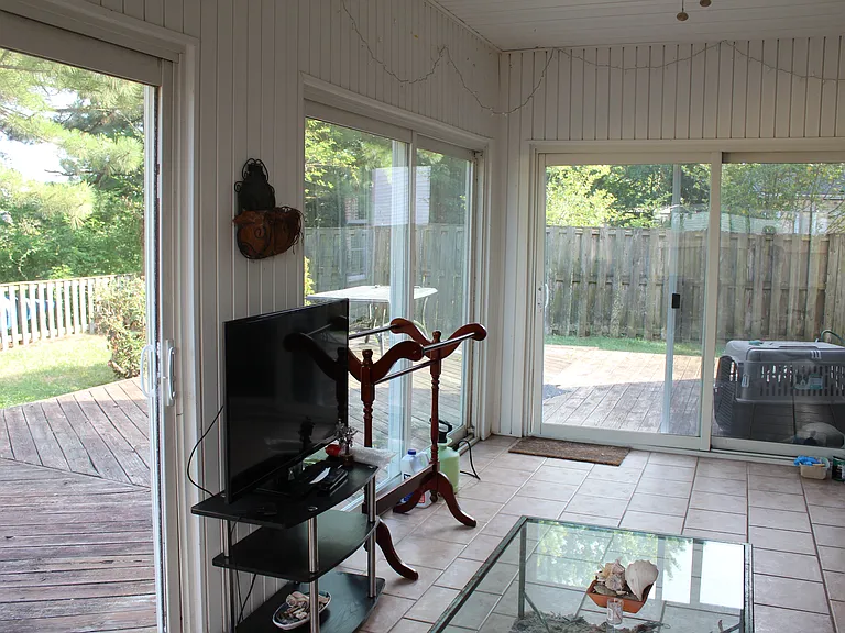 1740 Bernstein Dr — Photo 21