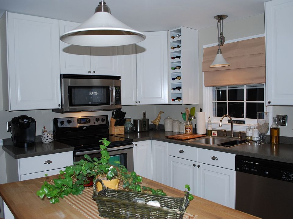 2nd image of 41 Lori Ln