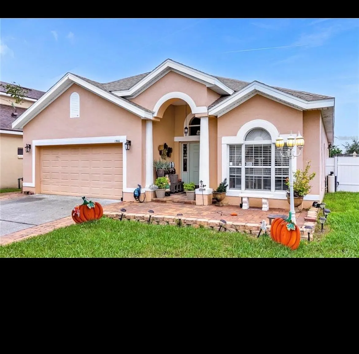 4 bed, 2049 sqft, $2,900 — Photo 1