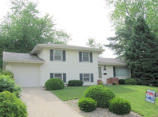 3812 Greenridge Dr, Decatur, IL 62526