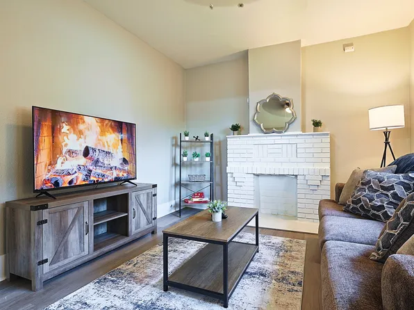 2827 Burger Ave, Dallas, TX 75215