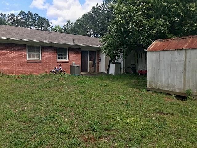 2nd image of 869 Green Hill Ln